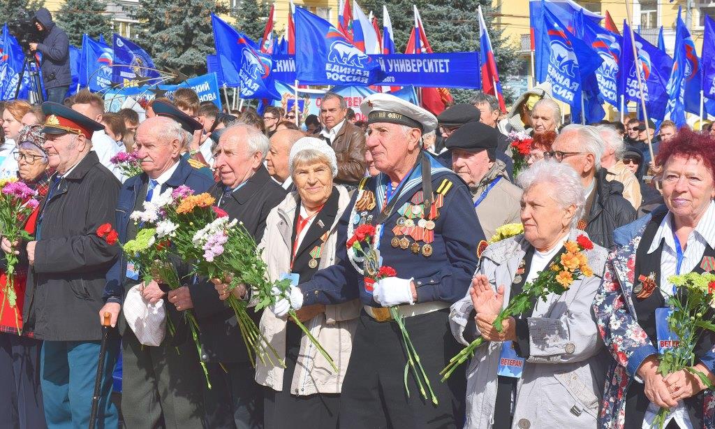 Университет принял участие в праздничных мероприятиях, посвященных 76-й годовщине освобождения Брянщины