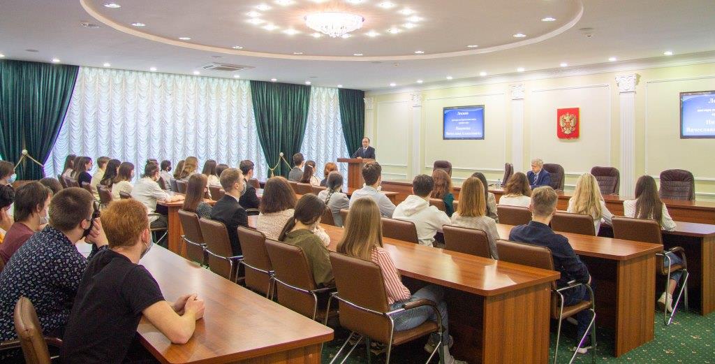 В.А. Никонов вновь посетил наш университет