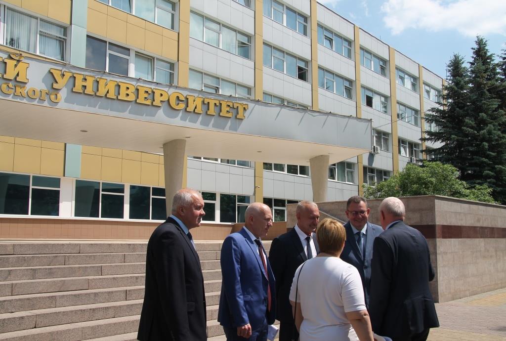   Члены Совета Федерации посетили Брянский госуниверситет  